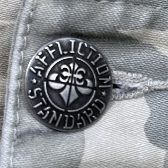 Affliction Camo Cargo Shorts Mens 36 Gray Military Utility Streetwear Y2K - Picture 6 of 12